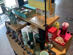 -星巴克(北京枫尚奥莱店)