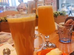 奶盖奶茶-必胜客(滨江店)