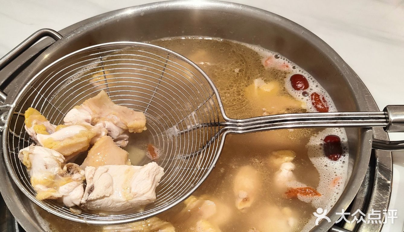 粤式特色餐厅 | 粤来记海鲜生蚝鸡煲