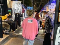 -吴山路夜市