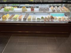 面包甜点陈列柜-卷心卷意·轻甜蛋糕(新光天地店)