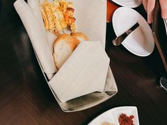 -卡佩罗意大利餐厅及酒吧Al Cappello Trattoria