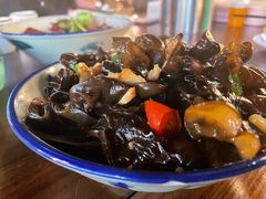 红枣木耳炒猪颈肉-园林美食城·本土农家菜(杨和镇店)