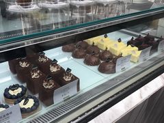 -UNI UNI(环亚凯瑟琳店)