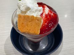 草莓芭菲-滨寿司(新街口中央商场店)