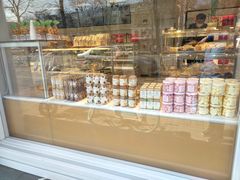 面包甜点陈列柜-好利来(靖江路店)