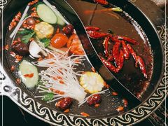 -小志家.鲜牦牛肉牛杂火锅野生菌汤锅