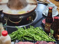 -果松木炭酸菜铜火锅·外婆参鸡汤