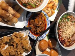 -爆炸头阿姨小四川正宗川味小吃(无任何分店)