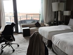 -上海滴水湖皇冠假日酒店