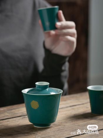 夜半，茶器，生命之花   朋友做了一系列新的茶器