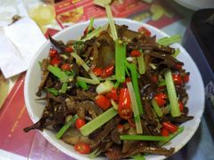 -独一佳老胡湘菜馆(矿山路店)