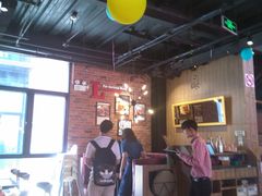 -拉亚汉堡经典餐厅(商城路店)