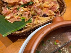 -老滇山寨•云南特色菜•地方菜•民族风情歌舞表演(金碧店)