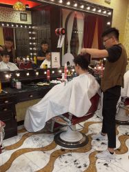 -东方先生国潮男士理发馆