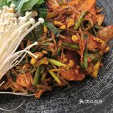 位子不多,可以提前电话预定。总体的食材都很新鲜的