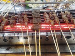 -哈尔滨小酒馆·鲜肉现穿自助烧烤(康新花园店)