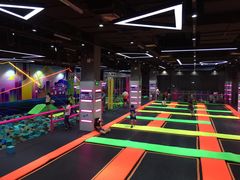 -酷跳蹦床主题公园(万胜广场店)