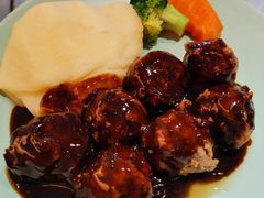 牛肉丸配土豆泥-库滋明·俄罗斯特色美食(中央大街店)