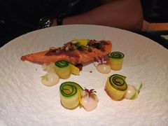 香煎三文鱼配番茄莎莎-AZUL by FUEL蓝色·法式酒馆(琶醍店)