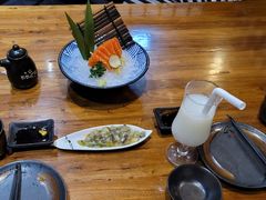 三文鱼刺身-尺山寸水日料(马桥满天星店)
