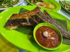 -明记烧鱼美味店