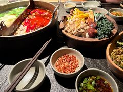 -三出山火锅(南京万象天地店)