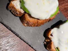 牛油果烤面包配酸奶-1861意大利餐厅(文化广场店)