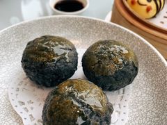 黑金杏仁酥-东莞塘厦三正半山温泉酒店·汉宫中餐厅
