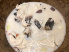 -滇香肴·云南菜蒸汽石锅鱼(云南北路店)