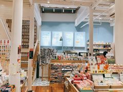 -猫的天空之城概念书店(杭州南宋御街店)