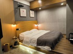 -闲隅江景艺术酒店(解放碑洪崖洞总店)