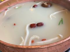 -三人行骨头王火锅(长寿店)
