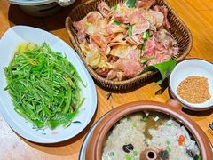 丽江紫洋芋-老滇山寨•云南特色菜•地方菜•民族风情歌舞表演(金碧店)