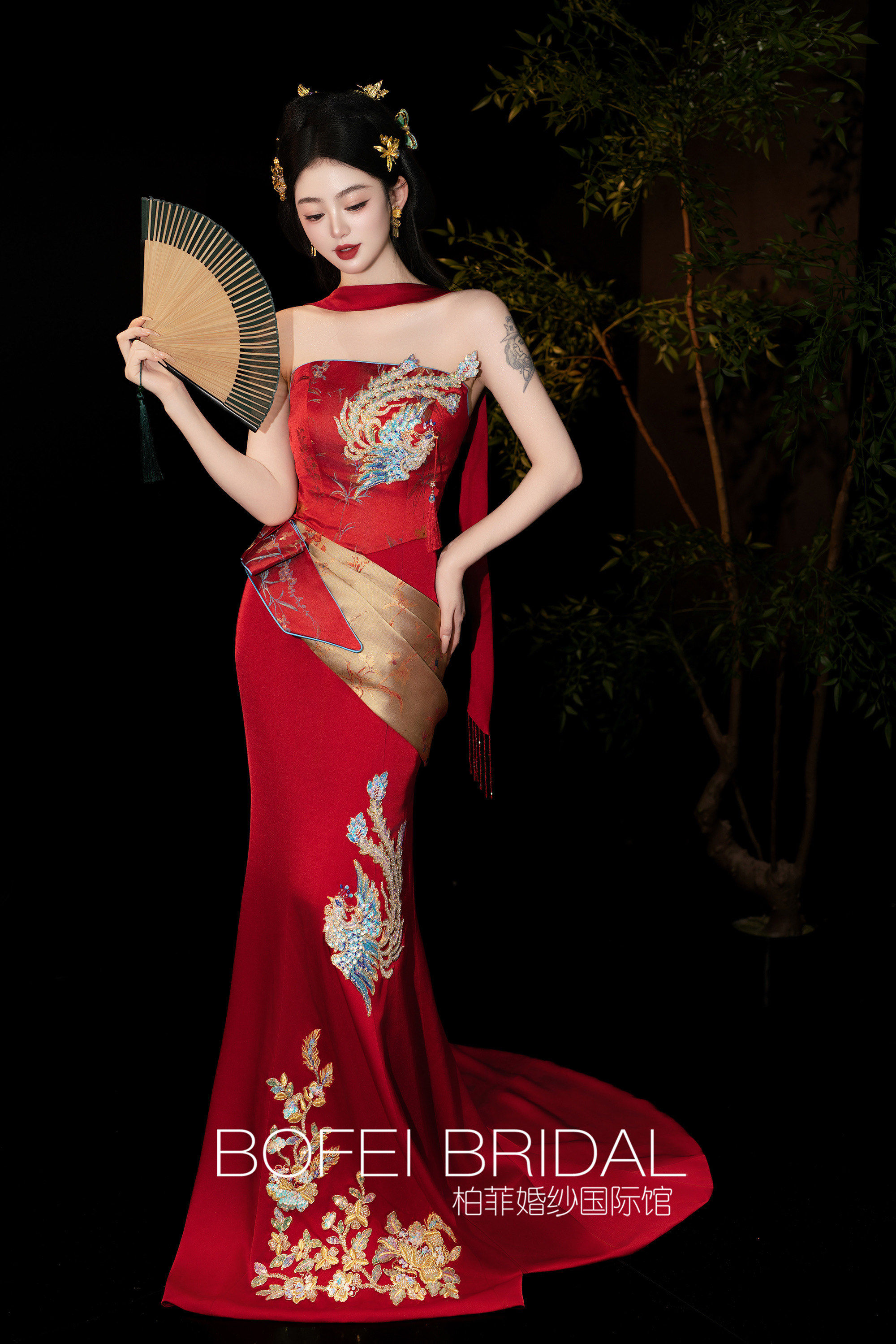 传统红礼服的魅力✨