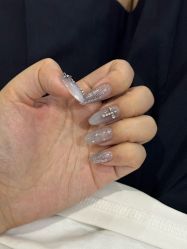 -芊屿芊浔美甲