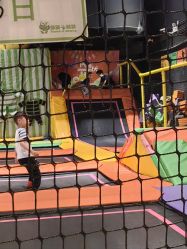 -蹦蹦跳跳(新奥购物中心店)