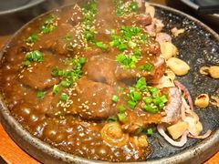 招牌火焰厚切牛肉-蜜桃餐厅·伴山(绿宝广场店)