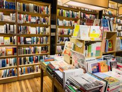 -猫的天空之城概念书店(杭州南宋御街店)