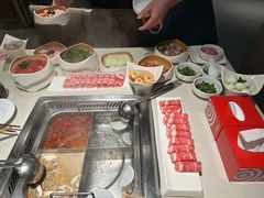 -海底捞火锅鲜切牛肉主题店(长寿路店)
