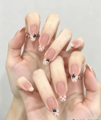 -桃色美甲沙龙