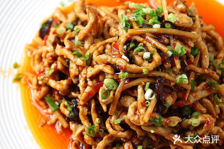 他的辅食比较多的就是面条、饺子、肉片汤、蒸蛋、蔬菜丸