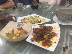 -天天向上素食餐厅(五台山店)