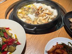-一朵菌·野生菌探索家火锅(南亚店)