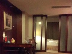 -汕尾巴黎半岛酒店