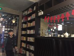 -钟书阁(松江泰晤士小镇店)