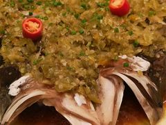 砂锅鱼头-亢龙太子酒轩(东湖店)