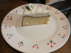 招牌原味巴斯克蛋糕-大井咖啡店(大井巷店)