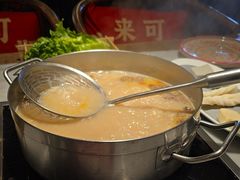 -尚尚仙·酸汤猪手·猪肚鸡火锅(华联万柳购物中心店)