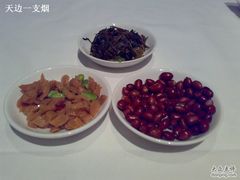 收费三小碟-长兴楼饭店
